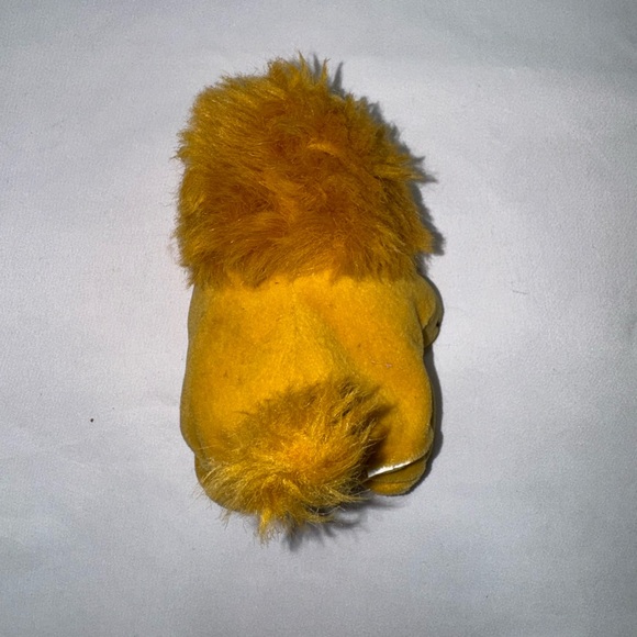 VINTAGE GOLDEN BOOKS COLLECTIBLE. 1999 BRAVE RORY LION WITH ATTACHED BOOK - Picture 3 of 3